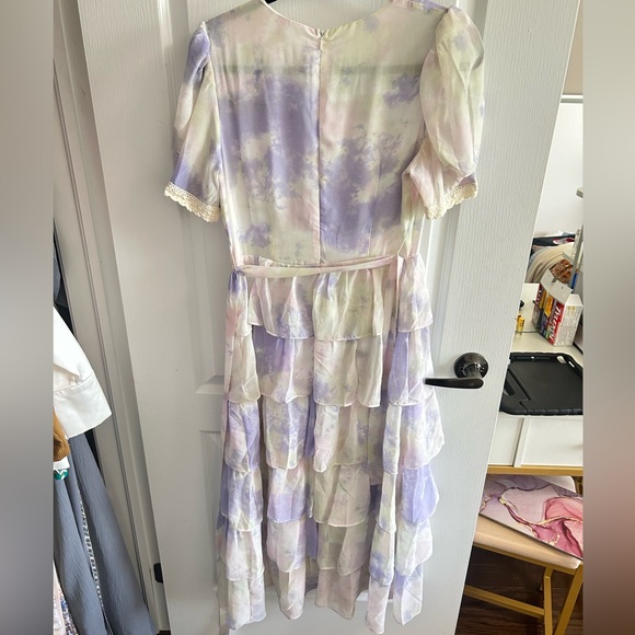 Beautiful summer dress with matching belt - Picture 3 of 3